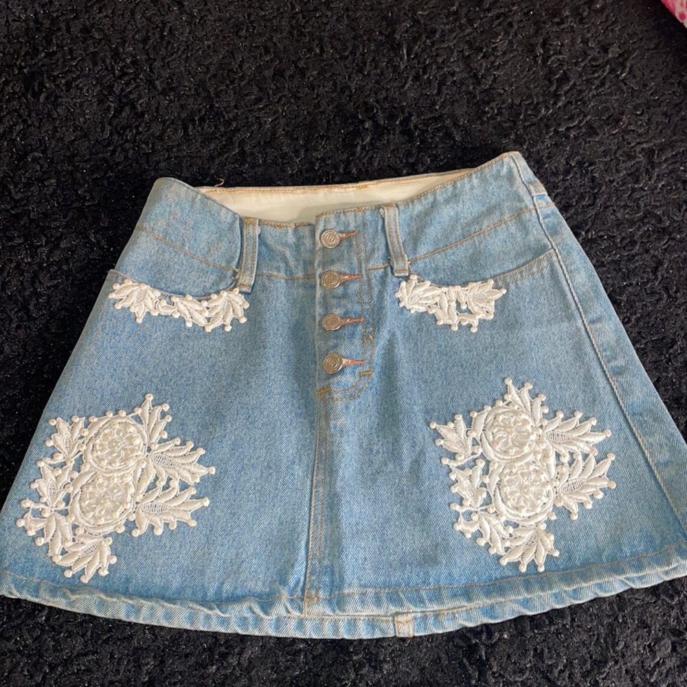 Embroidered denim skirt